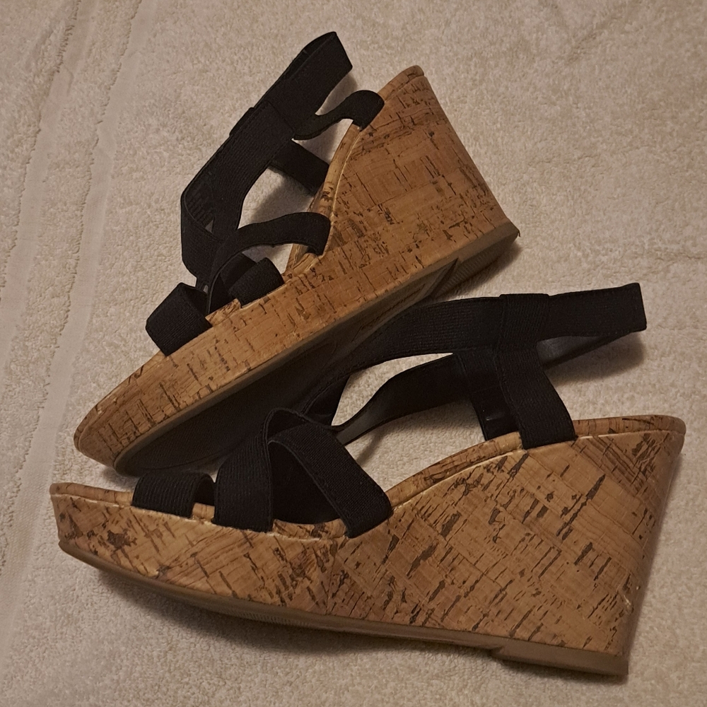 Montego Bay Club Black and Tan Wedge Sandals